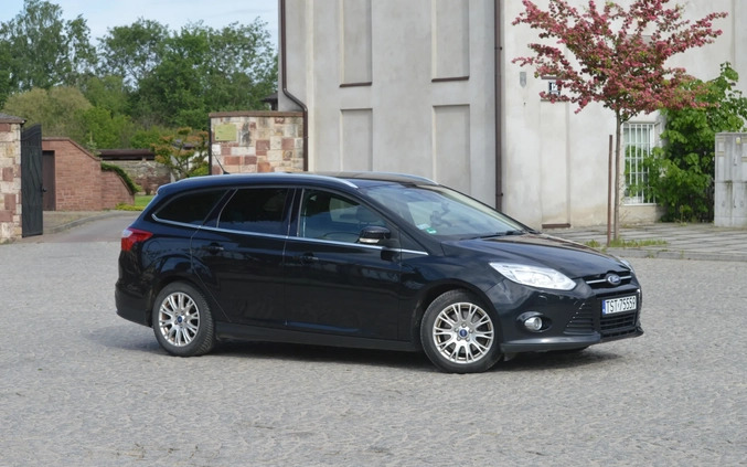 Ford Focus cena 27800 przebieg: 282100, rok produkcji 2011 z Wąchock małe 562